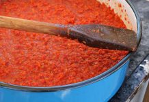 Srpski ajvar po originalnom receptu starom preko 100 godina: NAJUKUSNIJI AJVAR IKADA: Svi su odlepili za ovim receptom, tajna savršenosti je u OVOME! (RECEPT)