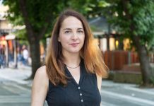 Sahranila sam muža pre 5 godina, taman kad sam naučila da živim sa tugom, pojavio se na vratima: Istinu koju sam čula zabolela me više od njegove smrti