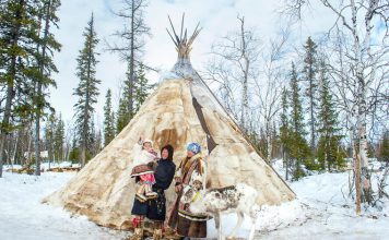 RUSKO PLEME ŽIVI NA -50 U KUĆAMA OD KOSTIJU, A MLADENCIMA SVEKRVA SPREMA KREVET: Način na koji 1. PUT vode ljubav ŠOKIRA