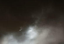 Nebo Drži Tajne: Možete Li Prepoznati Enigmatski Oblik na Ovoj Fotografiji?