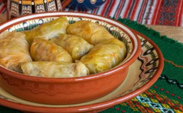 NJABOLJI RECEPT ZA SARMU JUGOSLOVENSKE KUVARICE STAR 40 GODINA: Zbog 1 cake uvek ispada fenomenalno, ukusniju niste jeli