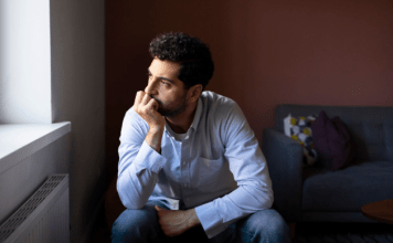 Tajna koja je čekala deset godina: Dirljiva priča o majci, sinu i istini koja je promijenila sve