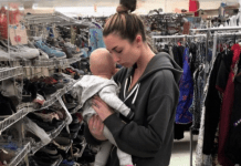 Kupila sam par sportskih cipela za 15 dolara jednoj mladoj majci u teškoj situaciji — posle dve nedelje pokucala je na moja vrata gotovo neprepoznatljiva.