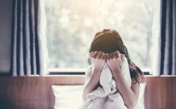 “DOVEO BI ME U APARTMAN, A PROFESOR JE…” Jezive ispovesti devojčica iz Tuzle koje su PODVODILI POLICAJCI!