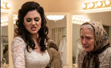 Snaja je na dan venčanja bacila svekrvine ‘stare i crne’ minđuše u kantu: ‘Neću ovo smeće na sebi, daj mi dijamante!’. Konobar ih je izvadio iz đubreta i ugledao žig koji je promenio sudbinu cele porodice.