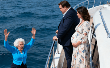 „Zdravo, rijeko“, šapnula je moja snaha dok me gurala u vodu. Moj sin je samo gledao i smiješio se.