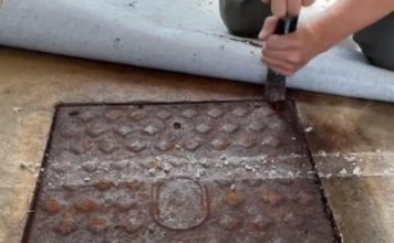 Mesecima osećali neprijatan miris u staroj kući, a onda je usledio šok: Kad sklonili tepih, imali su šta da vide!