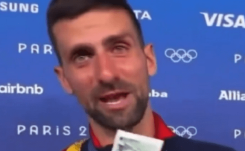 Novinar dao Novaku Đokoviću ovu fotografiju i slavni Srbin je odmah zaplakao!!Pogledajte samo šta se nalazi na fotografiji…