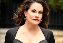 Uhvatila sam sina kako me potajno gleda dok se tuširam – a zatim sam odlučila da mu dam što traži……