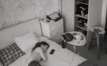 Svake noći sam osjećala da je neko u mojoj kući, pa sam postavi postavila kameru u svojoj sobi.