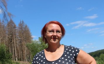 “Sedela sam sama u restoranu i jela, kad mi je prišao jedan momak i rekao mi nešto što me proganjalo čitav život: Lila sam suze na krevetu, a onda shvatila…”