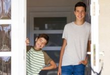 Na sahrani naših roditelja tetka je ponudila da usvoji mog mlađeg brata: Kad sam otkrio njen tajni plan priredio sam joj osvetu koju će pamtiti dok je živa