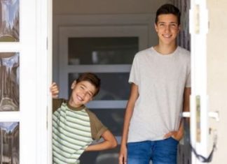 Na sahrani naših roditelja tetka je ponudila da usvoji mog mlađeg brata: Kad sam otkrio njen tajni plan priredio sam joj osvetu koju će pamtiti dok je živa