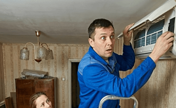 Taj muškarac mi je uvijek zabranjivao da se približavam klima-uređaju, ali jednog dana pokvario se dok je on bio na službenom putu.