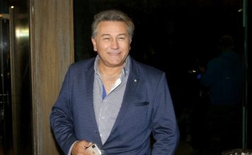 Bosanskom pevaču u ratu srušili kuću do temelja: Vesna Zmijanac ga ludo volela i posvetila mu jnajveći hit, on ljubavnici napravio dete pa morao da traži DNK