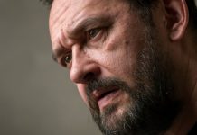 Skrhan bolom sahranio suprugu: 2 nedelje kasnije začuo je zvono, pa se od prizora koji je ugledao umalo nije onesvestio