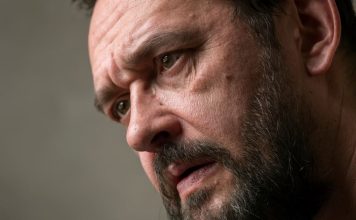 Skrhan bolom sahranio suprugu: 2 nedelje kasnije začuo je zvono, pa se od prizora koji je ugledao umalo nije onesvestio