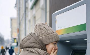 Na dan razvoda, bivši muž je iz sažaljenja dao svojoj ženi bankovnu karticu. Žena ju je uzela, ali gotovo dvije godine nije ni pokušala provjeriti stanje.