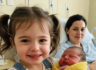 Moja kći bila je očarana držeći svoju tek rođenu sestricu — sve dok nije izgovorila riječ od koje mi se krv sledila u žilama.