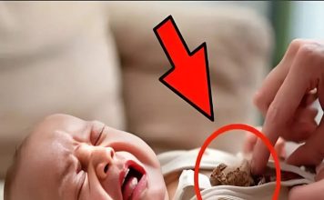 Kako je dan odmicao, majka je izvadila novu dječju odjeću kupljenu prije nekoliko tjedana. Otvorila ju je — i ostala bez daha od užasa. 😨