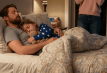 Osamogodišnja devojčica spava sama, ali se svakog jutra žali da joj je krevet „previše mali“. Kada njena majka u 2 sata ujutru proveri sigurnosnu kameru, slomi se u tihim suzama…