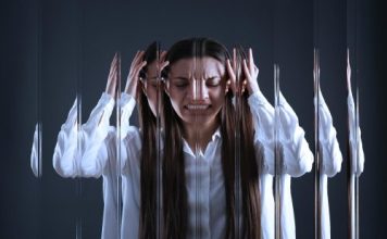 AKO TE NEŠTO MUČI I BOLI, ĆUTI: Evo zašto nikome ne treba pričati o svojim PROBLEMIMA