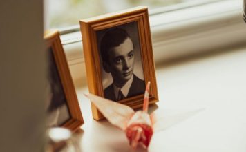 ZAŠTO NE TREBA DRŽATI FOTOGRAFIJE UMRLIH LJUDI U KUĆI Razlog će vas zapanjiti!