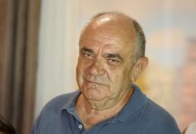 “Sin mi je zabranio da ga zovem i rekao da će se kući vratiti jedino u metalnom kovčegu, to se i obistinilo”: Feđa Stojanović je do smrti patio za njim