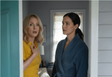 Kada je moj let otkazan i vratila sam se kući nakon neuspešnog službenog putovanja, videla sam neznanku u mom kućnom ogrtaču.