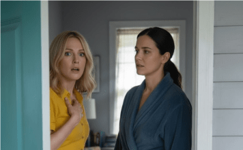 Kada je moj let otkazan i vratila sam se kući nakon neuspešnog službenog putovanja, videla sam neznanku u mom kućnom ogrtaču.