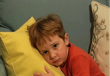 Ostavila sam svog šestogodišnjeg sina kod svekrve na nedelju dana — a onda me je nazvao u suzama.