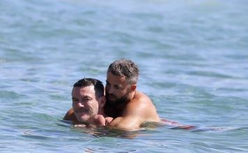 Žene su ludele za njima, dok su im muškarci gužvali postelju: Kad su ga uhvatili u javnom toaletu kako se ljubi sa muškarcem, svet je ostao u šoku