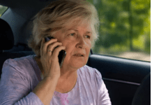 Slučajno sam vidjela kako moja snaha baca stari smeđi kofer u duboko jezero; činilo mi se vrlo čudno, a kada sam izvukla kofer iz vode, bila sam užasnuta onim što je unutra.