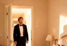 Milijunaš je u samo dva tjedna vidio kako 37 dadilja bježi iz njegove kuće… sve dok jednoga dana kućna pomoćnica nije uspjela ondje gdje su sve druge zakazale — s njegovih šest kćeri 😱😱