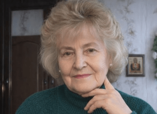 Mama me je molila da je povedem sa sobom na more. Složila sam se — i već prvog večera sam shvatila da ovaj odmor neće biti onakav kakav sam očekivala 😨😢