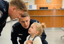 Devojčica došla u policiju da prizna „zločin“ – ono što je rekla rasplakalo je sve prisutne