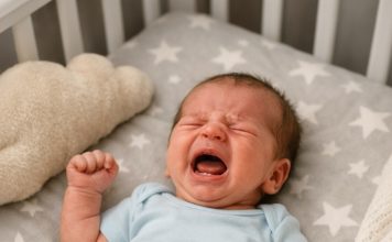 Beba je plakala tri dana bez prestanka i jedva je spavala. Lekari su insistirali da su to samo grčevi i prepisali lekove, ali plač nije prestajao .