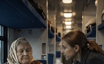 Vozila sam se vozom sa starijom ženom, koja me je celim putem sumnjičavo gledala i čvrsto pritiskala torbu uz grudi: ali kada je voz naglo zakočio, torba joj je iskliznula iz ruku i pala na pod 😲 A ono što se prosulo iz nje, bacilo me je u pravi užas 😨😱