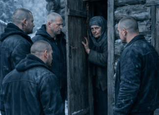 Trenutna reakcija na nepoštovanje majke: šta je učinio vojnik, vraćajući se sa službe 😲”Soldat se vratio kao heroj, ali ono što je video u šupi šokiralo ga je do temelja 😲😲😲