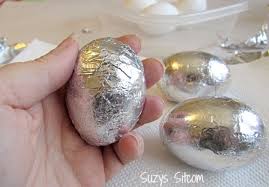 PRlJE FARBANJA, JAJE UM0TAJTE U ALUMlNlJSKU F0LlJU: Efekat je magičan, EV0 KAKO ĆE IZGLEDATl KAD JE SKINETE…