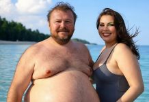 Muž je otišao na odmor sa ljubavnicom, a ženi je slagao da ide na službeni put. Međutim, žena je odavno sumnjala na prevaru i pripremila mu takvo iznenađenje da je muž posle toga bio u pravom užasu.