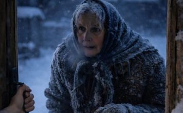 U dva sata ujutro otvorila sam vrata nepoznatoj starijoj ženi s štakom i ogromnom torbom, iako sam bila sama u kući s četvoro djece – a ujutro me čekao pravi užas 😢😨