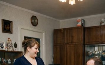 Tokom proslave, kada sam iznijela jela, svekrva me predstavila gostima: „A ovo je moja snaha, sada već bivša snaha. Moj sin će se uskoro razvesti od nje.” 😨