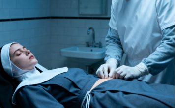 Doveli su tijelo časne sestre u mrtvačnicu, ali kada su počeli rezati njezin habit, pojavila se poruka: