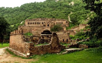 Selo sa jezivim upozorenjem: Niko se ne usuđuje da dođe posle zalaska sunca, taksisti ni da priđu