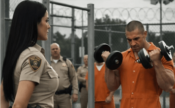 Najopasniji zatvorenik u zatvoru odlučio je da se rugao novoj ženskoj stražarki, pokušavajući da je slomi, ali samo jedna njena reakcija ostavila je sve u šoku 😨😱