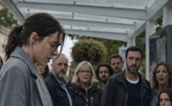 “Na stanici, pas lutalica je skočio na mladu ženu i predao joj beli koverat koji je nosio u ustima: kada ga je otvorila, bila je potpuno šokirana onim što je unutra bilo.” 😱😨