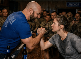 U baru za vojnike, muškarac je namerno prosuo vodu po meni, a zatim me izazvao da testiram svoju snagu u meču u rvanju rukama. Bio je siguran da sam samo obična domaćica, ali nije imao pojma ko sam zapravo i šta sve mogu 😱😨