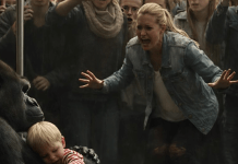 Mali dečko je slučajno završio u ograđenom prostoru sa gorilama; dok je njegova majka vrištala i dozivala pomoć, ogromna životinja je polako prišla detetu, a onda… 😱😲