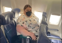 Kupila sam dva sedišta u avionu, ali je komšinica pokušala da zauzme jedno — evo kako sam reagovala.